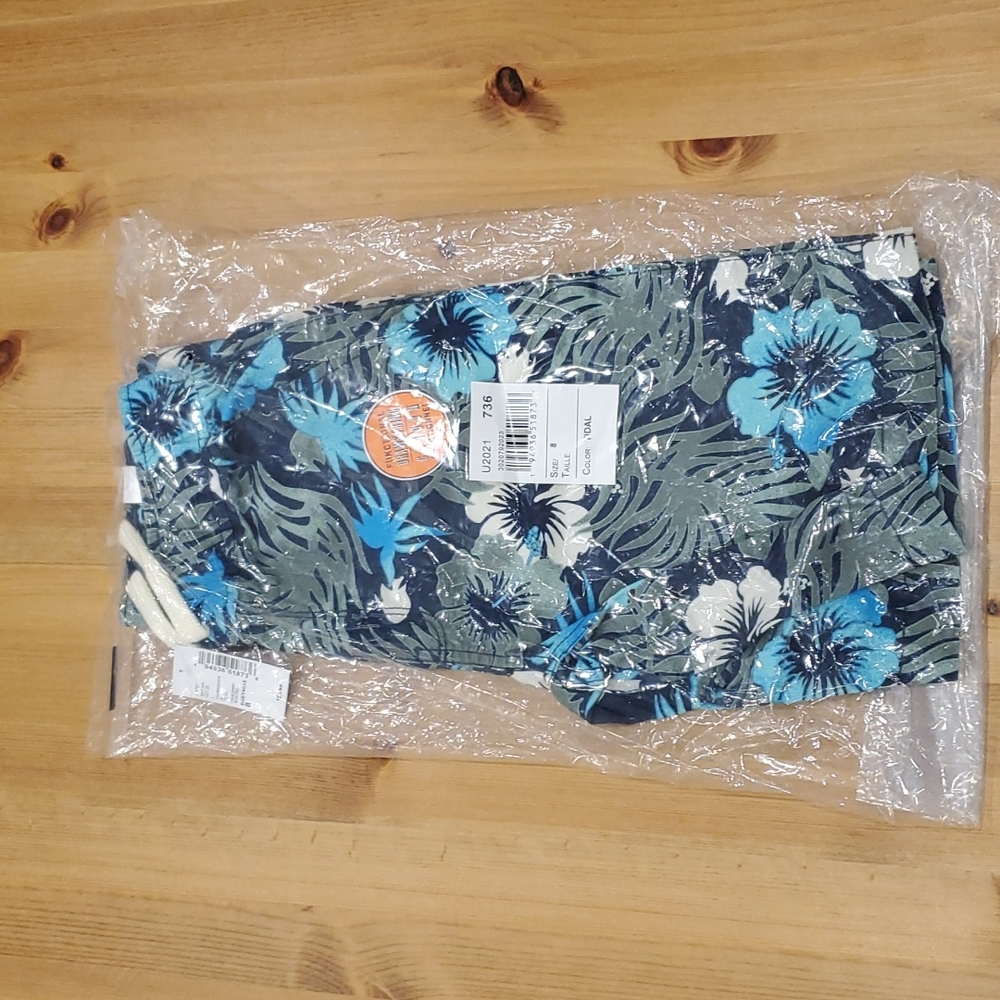 Boys size 8 tropical printed shorts